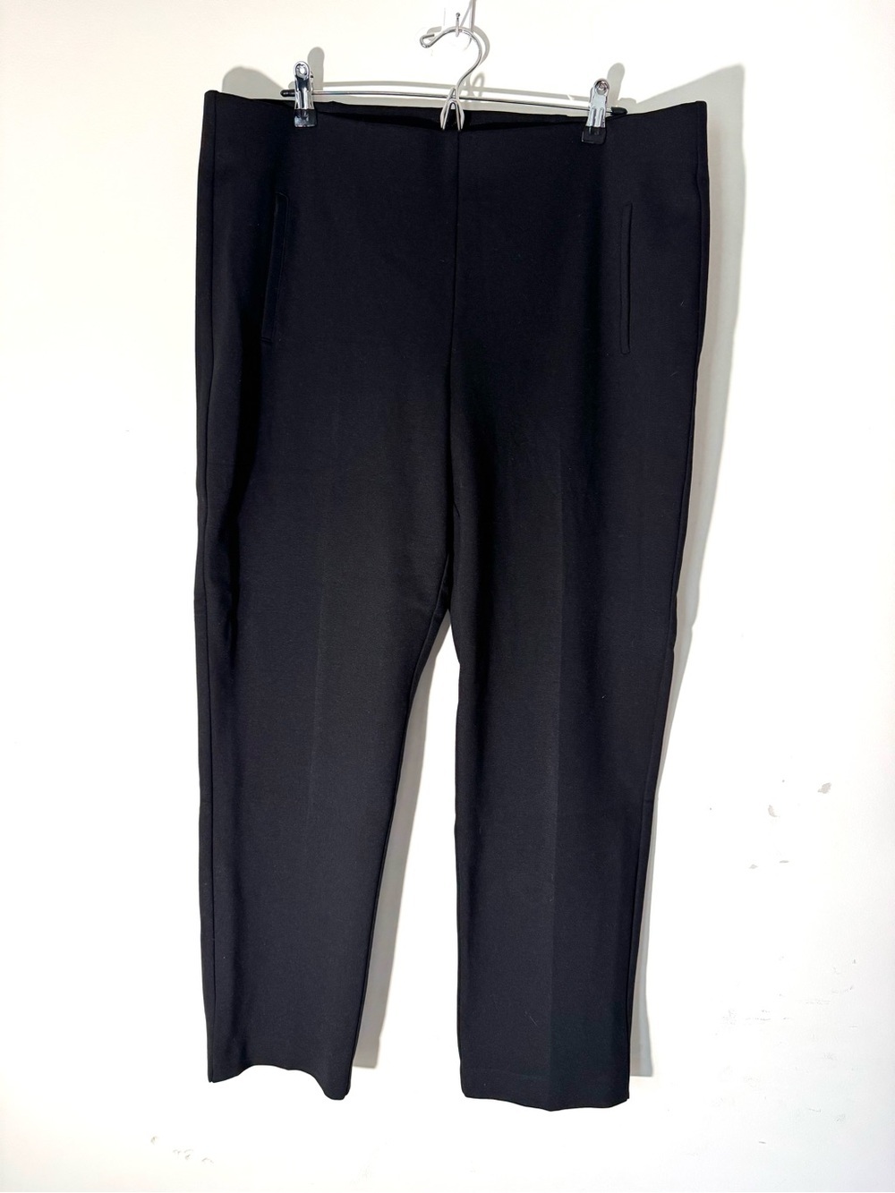 Chico's Black pull on ankle Pants Ponte Knit 16